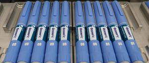 Stifte für das Diabetes-Medikament Ozempic werden am 26. September 2023 am Standort des dänischen Arzneimittelherstellers Novo Nordisk in Hillerod, Dänemark, auf einer Produktionslinie verpackt.