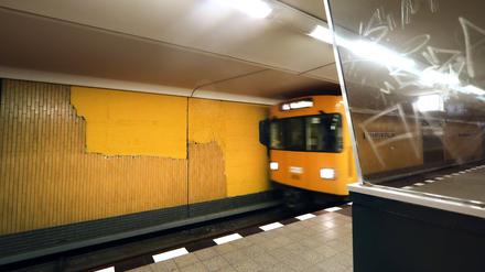 Hoher Sanierungsbedarf: U-Bahnhof Ullsteinstraße.