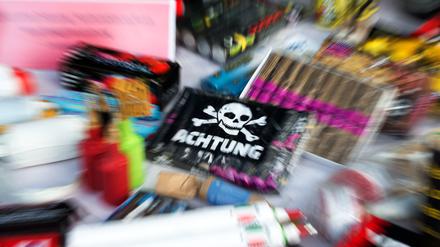 Verbotene Feuerwerkskörper und Böller ohne Zulassung.