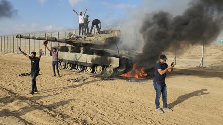 Hamas-Terroristen haben viele Videos ihrer Taten ins Netz gestellt.
