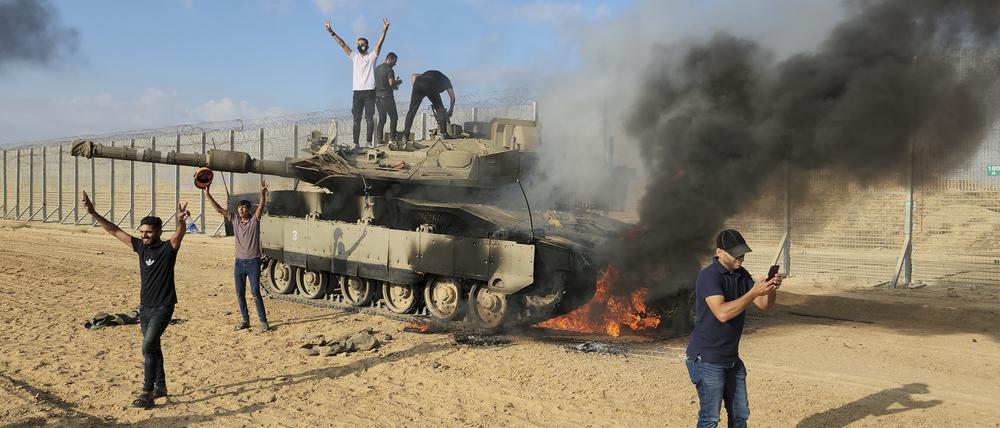 Hamas-Terroristen haben viele Videos ihrer Taten ins Netz gestellt.
