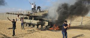 Hamas-Terroristen haben viele Videos ihrer Taten ins Netz gestellt.