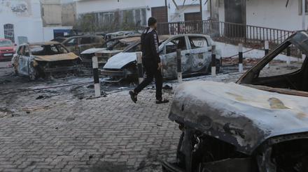Der Parkplatz des Al-Ahli-Krankenhauses in Gaza nach dem Raketeneinschlag