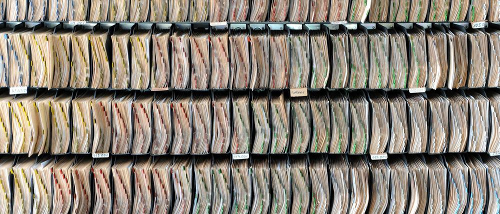 Wirtschaft und Wissenschaft nennen die überbordende Bürokratie in Deutschland immer wieder als größten Standortnachteil. 