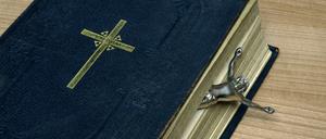 Bibel und Jesus als Lesezeichen.