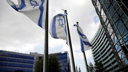 Israelische Flaggen im Ofer Park in Petah Tikva. Hier sind zahlreiche Tech-Firmen ansässig.