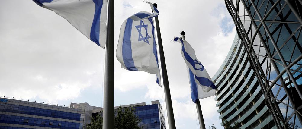 Israelische Flaggen im Ofer Park in Petah Tikva. Hier sind zahlreiche Tech-Firmen ansässig.