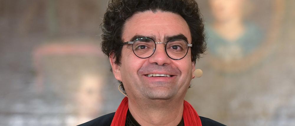 Neuer Moderator. Am 4. November führt Opernsänger Rolando Villazon die Gäste der 27. Festlichen Operngala für die Deutsche Aids-Stiftung durch das Programm.