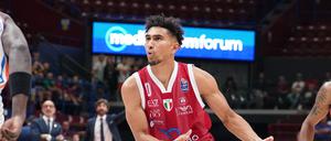 Wieder in rot. Maodo Lo bereitete Alba schon mit Bamberg und München häufig Probleme.