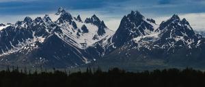Mountain Range in Denali National Park Alaska Denali Park, Alaska, United States R_JMLO230801-1226016-01