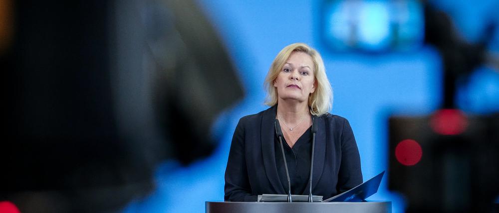 Nancy Faeser (SPD), Bundesministerin für Inneres und Heimat, stellt in einer Pressekonferenz den Entwurf des sogenannten Rückführungsverbesserungsgesetzes vor.