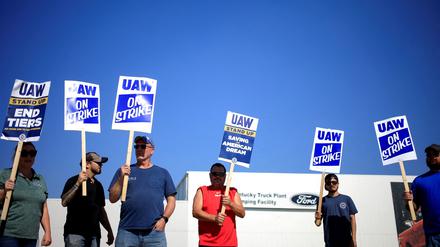 146.000 Arbeiter der Autoindustrie sind von den zur Neuverhandlung ausstehenden Tarifverträgen betroffen.