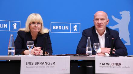 Mussten sich wegen fehlender Gelder Kritik gefallen lassen: Innensenatorin Iris Spranger (SPD) und Regierungschef Kai Wegner (CDU). 