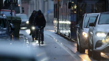 Durch die Winterzeit wird es morgens früher hell – aber am Abend auch früher dunkel. 