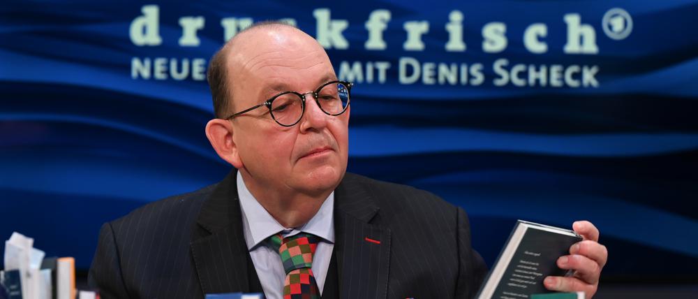 Denis Scheck, ARD-Literaturkritiker, präsentiert während der Frankfurter Buchmesse auf der ARD-Buchmessenbühne in der Festhalle ein "Best of Druckfrisch". Die «Sonderedition» der Buchmesse findet vom 14. bis 18. Oktober statt. +++ dpa-Bildfunk +++