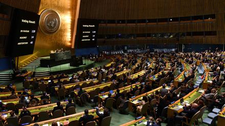 Die UN kamen am Freitag in New York zusammen und verabschiedeten eine Resolution zur Waffenruhe in Gaza.