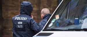 Die Mordkommission geht von einer „Beziehungstat“ aus, wie es in der Mitteilung von Staatsanwaltschaft und Polizei Köln hieß.