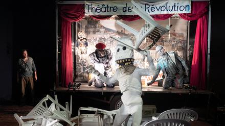 Ein bisschen Grand Guignol muss sein. Szene aus „Der Auftrag - Psyche 17“ im Deutschen Theater