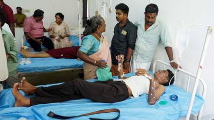 Im Krankenhaus von Ernakulam werden Opfer des Anschlags versorgt.
