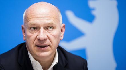 Kai Wegner (CDU), Regierender Bürgermeister von Berlin, spricht bei einer Pressekonferenz im Anschluss an den 3. Gipfel gegen Jugendgewalt im Roten Rathaus.