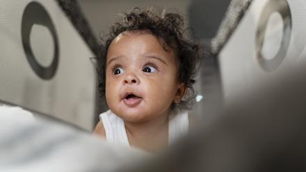 Die Nase spielt eine entscheidende Rolle bei der Abwehr des Coronavirus. Jedenfalls bei Babys. 