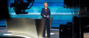Moderatorin Jessy Wellmer im „Tagesthemen“-Studio. 