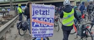 Vielfach wurde gegen den Weiterbau der A100 demonstriert