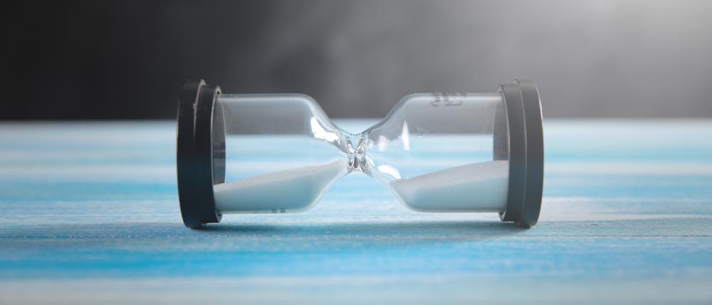 Umgekippte Sanduhr: Die regelmäßige Erhöhung der Zinsen ist vorerst gestoppt.