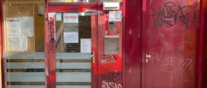 Seit dem 12. Oktober ist die „Kontaktstelle Kotti“ mit Drogenkonsumraum in der Reichenberger Straße 176 wegen Schimmelbefall und Wasserschäden geschlossen.