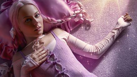 Pretty in pink und perfekter Pop von Hannah Diamond
