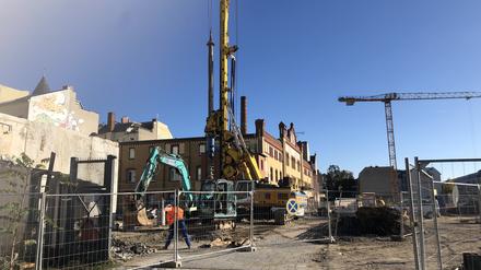 Am Areal der Bockbrauerei wird am Abbruch der Betondecke gearbeitet.