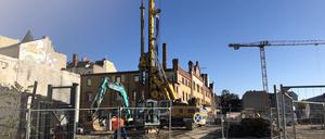 Am Areal der Bockbrauerei wird am Abbruch der Betondecke gearbeitet.