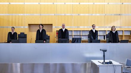 Ein 27-jähriger Syrer legte am Oberlandesgericht in Düsseldorf ein Geständnis für einen Messerangriff in Duisburg ab.