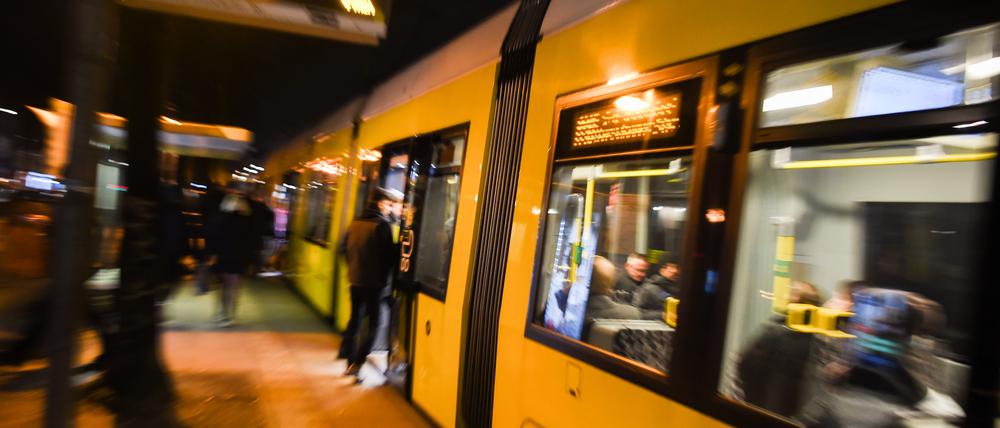 Die Studierenden in Berlin bangen um das Semesterticket.