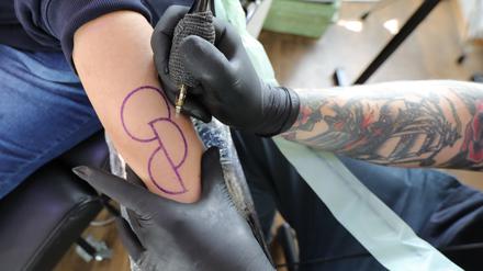 Organspende-Tattoos werden auch in Potsdam gestochen.