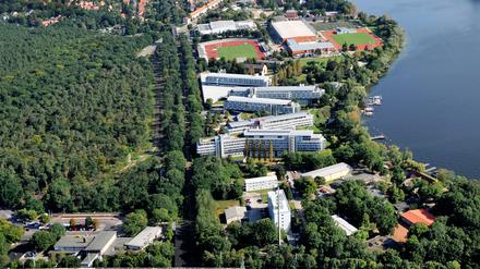 Bahnhof Pirschheide, Kongresshotel Templiner See, Luftschiffhafen, Potsdam