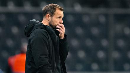 Bo Svensson von Mainz zeigt sich kurz vor Spielende nachdenklich.