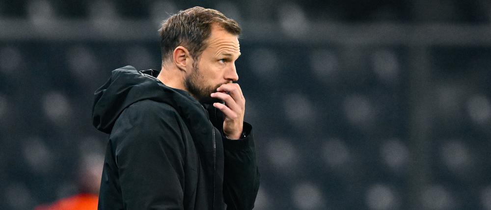 Bo Svensson von Mainz zeigt sich kurz vor Spielende nachdenklich.