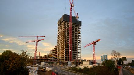 Blick auf die Baustelle des Elbtowers in Hamburg.