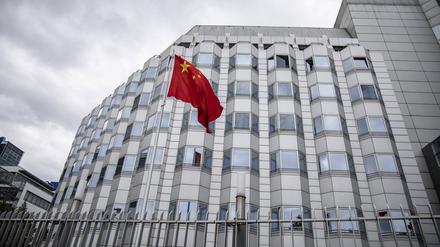 Die chinesische Flagge weht im Wind. (Symbolbild)