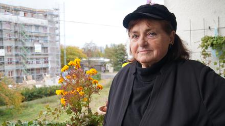 Jenny Schon lädt seit 25 Jahren zu Stadtspaziergängen in Berlin ein und daraus nun ein Buch gemacht. 