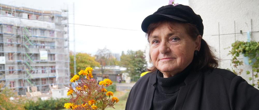 Jenny Schon lädt seit 25 Jahren zu Stadtspaziergängen in Berlin ein und daraus nun ein Buch gemacht. 