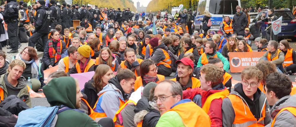 Im Oktober hatte die „Letzte Generation“ mit einer Massenbesetzung die Straße des 17. Juni blockiert.