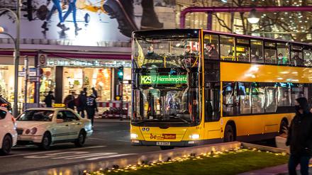 02.12.2020,Berlin,Deutschland,GER,BVG Autobus M29 gesehen an der Tauentzienstraße *** 02 12 2020,Berlin,Germany,GER,BVG Bus M29 seen at Tauentzienstraße