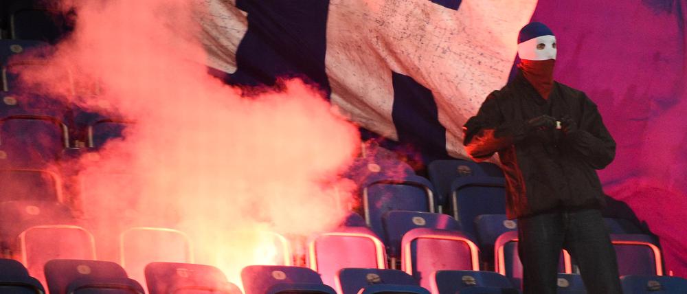 Die Fan-Gruppierungen von Hansa und Hertha sind nicht gerade in Freundschaft verbunden.