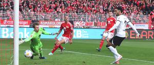 Omar Marmoush traf beim 3:0-Auswärtssieg der Frankfurter in der vergangenen Saison zweimal für die Eintracht bei Union.