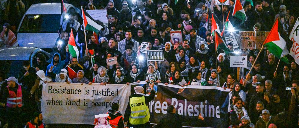 Tausende versammeln sich in Berlin zu pro-palaestinensischer Kundgebung