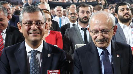 Parteiinterne Kontrahenten: Kemal Kilicdaroglu (r.), früherer CHP-Chef, und Özgür Özel, jetziger Vorsitzender.