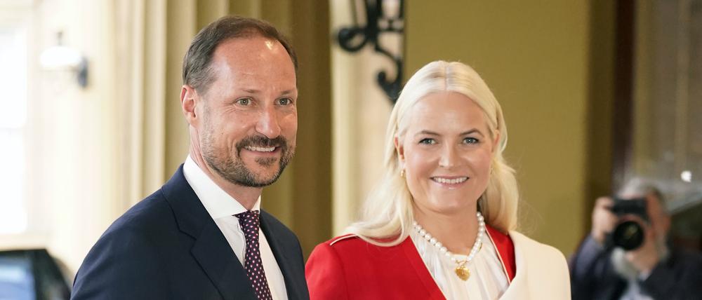 Haakon (l), Kronprinz von Norwegen, und Mette-Marit, Kronprinzessin von Norwegen, besuchen Deutschland ab Montag.