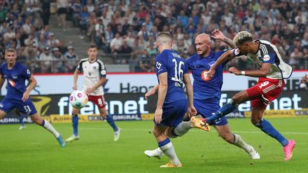 In der Zweiten Liga setzte sich der HSV im August 3:0 gegen Hertha durch.